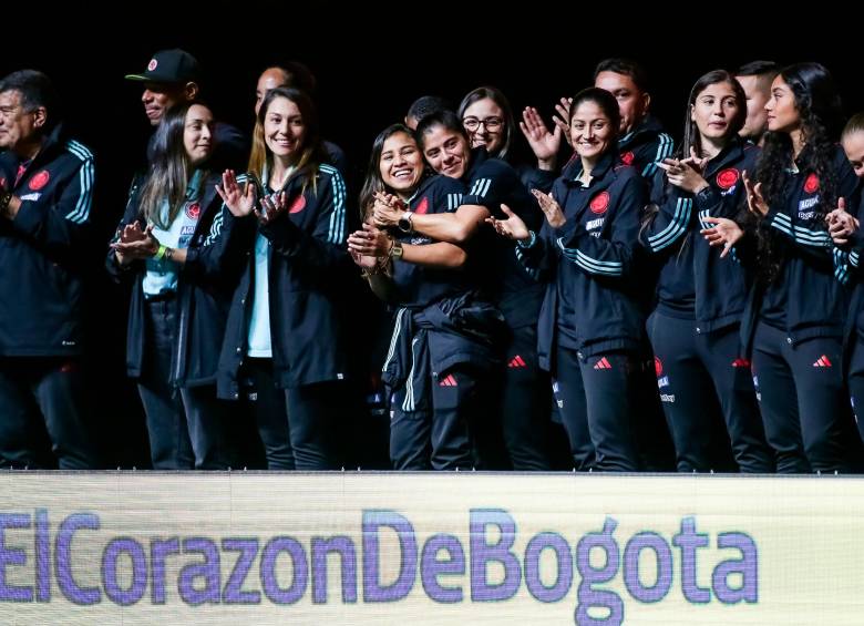 “Ya hicimos historia, pero este equipo tiene más hambre de gloria”, así indicó Leicy Santos, una de las jugadoras ovacionadas este martes en el Movistar Arena de Bogotá. FOTO: Colprensa