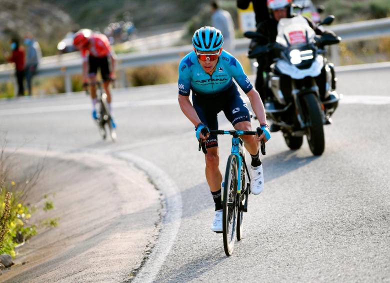 El colombiano Miguel Ángel López está buscando mejorar su tercera posición en la Vuelta a España del 2018. FOTO: TOMADA DEL TWITTER DE @SupermanlopezN