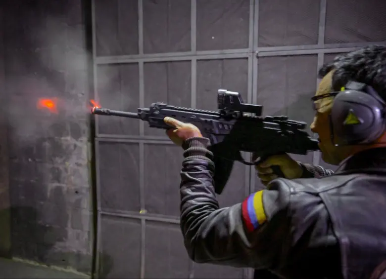 Fusil Jaguar, el primero de fabricación colombiana. Foto: Ministerio de Defensa