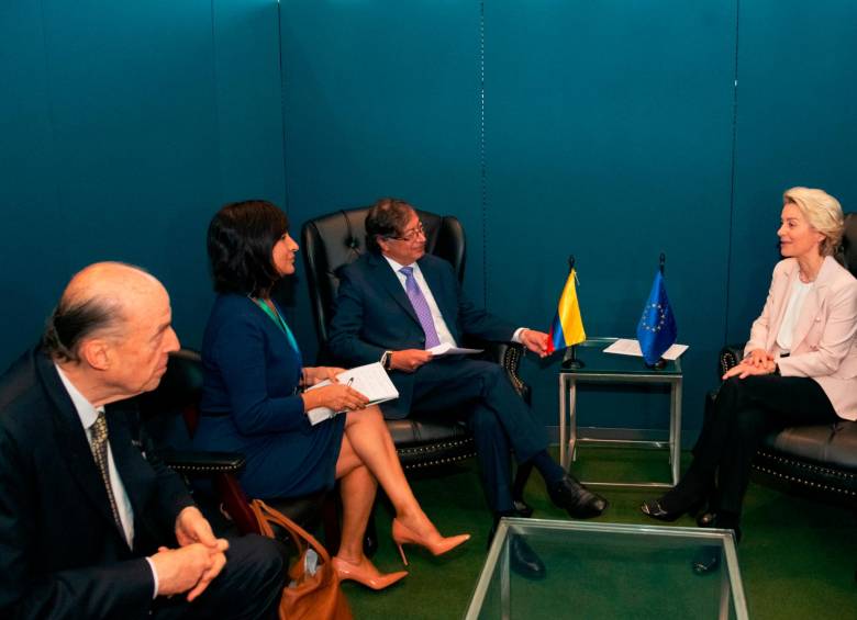 El canciller Álvaro Leyva y el presidente Petro se reunieron con la presidenta de la Comisión Europea, Ursula von der Leyen. FOTO Cortesía