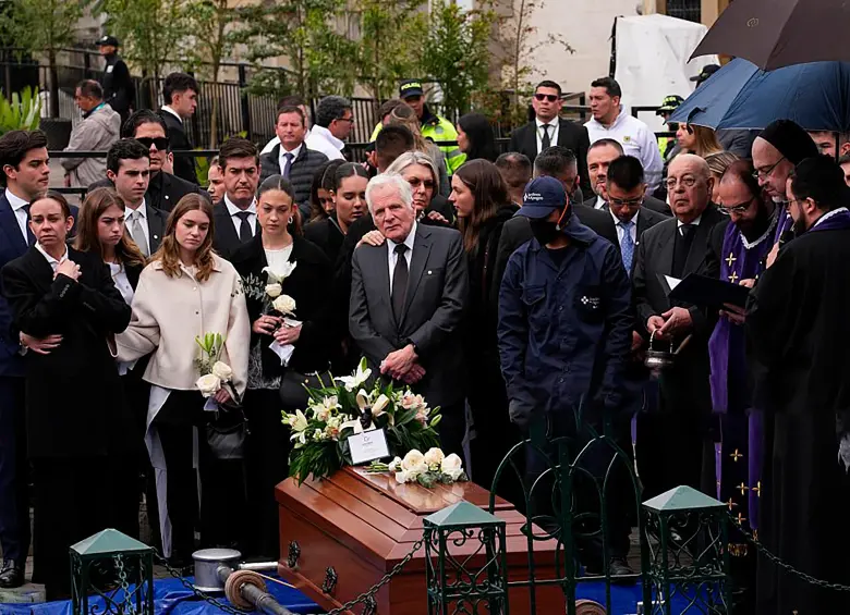 El sepelio de Miguel Uribe en Bogotá generó múltiples llamados a la justicia para esclarecer el crimen. FOTO getty