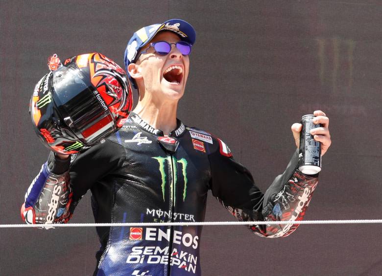 El piloto francés Fabio Quartararo, del Monster Energy Yamaha, celebra su triunfo en el Gran Premio de Catalunya. FOTO EFE