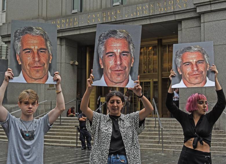 El Departamento de Justicia detectó más archivos del caso Epstein que deben ser revisados para no revelar información sensible de las víctimas. Foto: Stephanie Keith/Getty Images