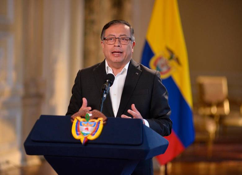 Aunque no estuvo presente durante el evento de la firma al cese al fuego en Tibú, Norte de Santander, el presidente Gustavo Petro envió unas palabras a través de Camilo González Posso, coordinador de la delegación del Gobierno Nacional en la mesa de diálogos. FOTO COLPRENSA