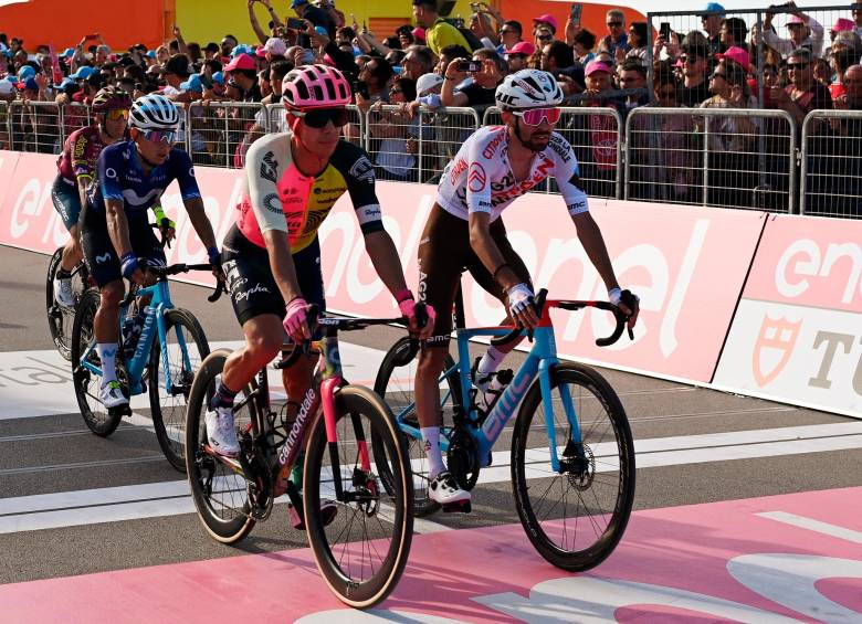 Urán compite en su séptimo Giro. En los anteriores seis terminó la carrera. Rubio (atrás) compite por tercera vez en la prueba. FOTO GETTY