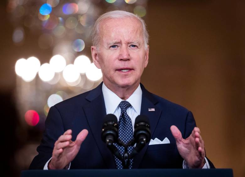 El presidente Biden sugirió aumentar la edad para comprar armas. FOTO EFE