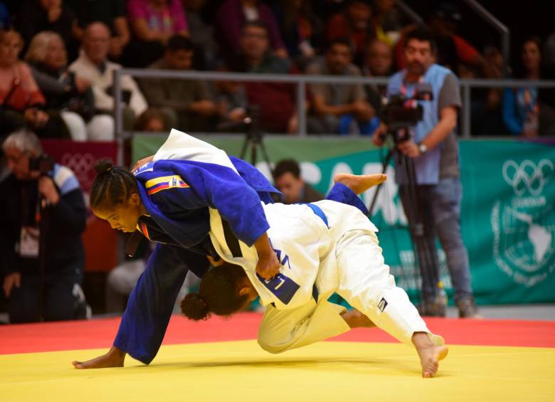 Karen Agudelo (arriba) e Ingrid Choco cerraron la actuación de Colombia en los Juegos Suramericanos con plata y bronce, respectivamente. La cosecha continúa. FOTO cortesÍa rosario 2022