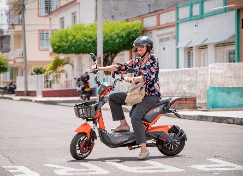 Aunque las matrículas de motos eléctricas disminuyeron durante el primer semestre, Antioquia se consolidó como uno de los principales mercados del país, con municipios como Sabaneta y La Estrella registrando importantes crecimientos. FOTO EL COLOMBIANO