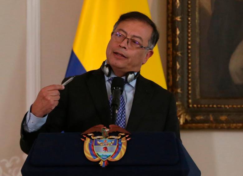 El presidente Gustavo Petro dijo que buscará hablar con el gobierno venezolano para que ayude a cerrar esas vías ilegales por donde movilizan mercancía. FOTO: COLPRENSA