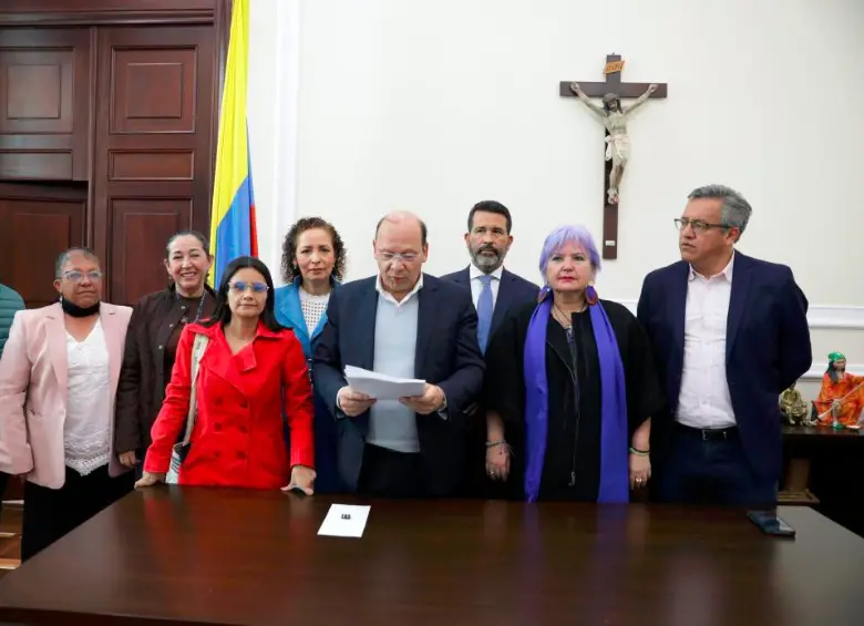 Casi al mediodía del lunes 1 de septiembre, el Ministerio de Hacienda radicó la reforma tributaria. FOTO CORTESÍA. 