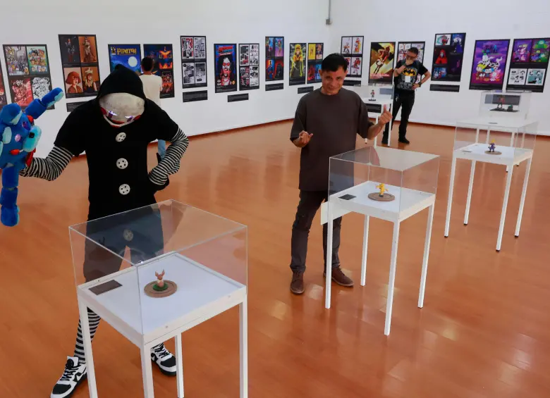 Las obras de artistas de Venezuela, España, México, Argentina y Colombia están en la Sala de Exposiciones del Parque Biblioteca de Belén. Los eventos no tienen costo de entrada. FOTO Manuel Saldarriaga
