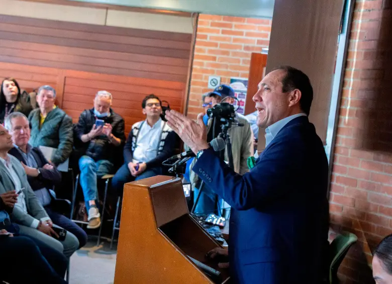 El ministro del Trabajo, Antonio Sanguino, participó hoy en la Audiencia Pública sobre el salario mínimo. FOTO tomada de X