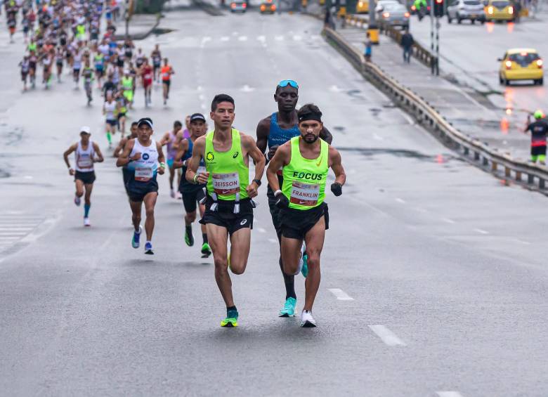 En edición número 28 de la Maratón Medellín 2022 participaron en total 17.000 personas. FOTO CARLOS VELÁSQUEZ.