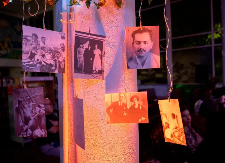 Las historias familiares son el insumo básico de muchas obras literarias. Con este concurso, la Piloto quiere promover la creación literaria en Medellín. Foto: Cortesía Alcaldía de Medellín.