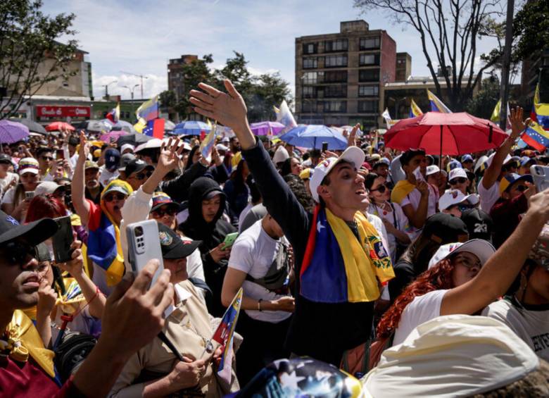 En Colombia hay aproximadamente 2,8 millones de venezolanos que en caso de querer volver a su país tendrán más restricciones de parte del régimen de Maduro. Foto: Colprensa