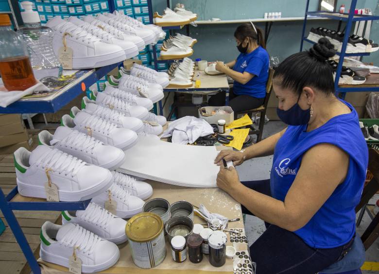 El empleador deberá llevar un registro del trabajo suplementario de cada trabajador en el que se especifique el nombre, actividad desarrollada y número de horas laboradas. Foto: Edwin Bustamante