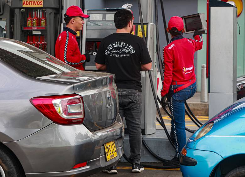 La Unión Gremial “Somos Uno” estima que la gasolina corriente acumularía un incremento de $1.942 por galón si la reforma tributaria es aprobada. FOTO 