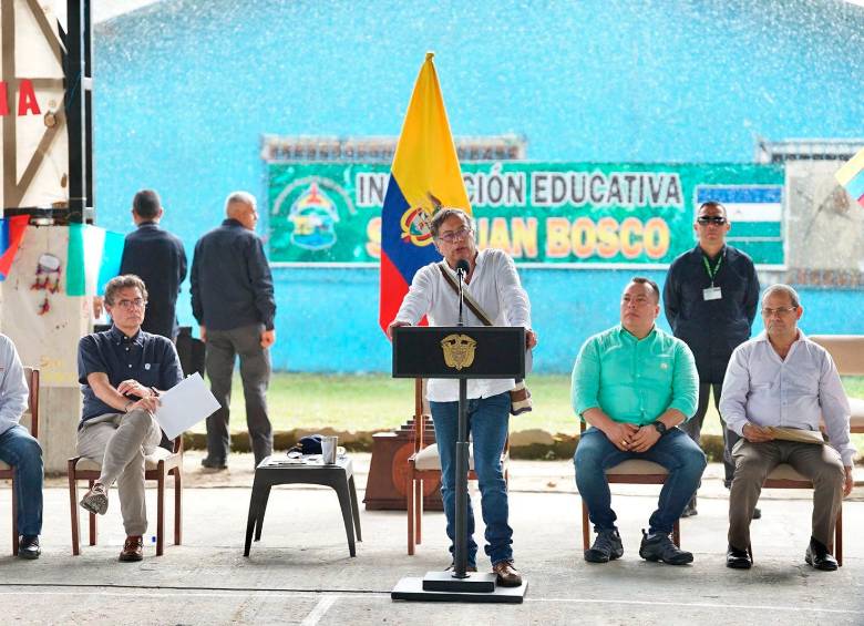 Gustavo Petro visitó el departamento del Amazonas este jueves. FOTO: CORTESÍA PRESIDENCIA