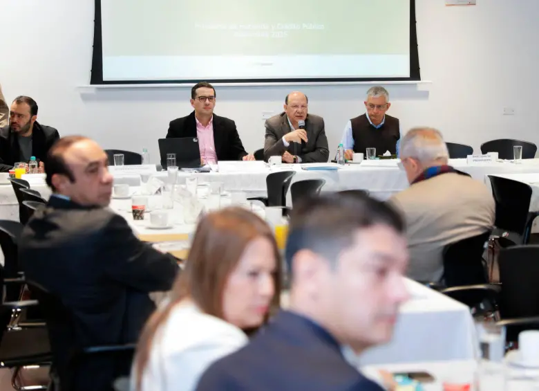 El Ministerio de Hacienda explicó a comisiones económicas del Congreso los alcances del proyecto de reforma tributaria. FOTO tomada de X