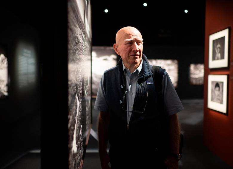 Sebastião Salgado dedicó su vida a capturar la belleza y el dolor del mundo en blanco y negro, dejando un testimonio visual imborrable de la condición humana. FOTO: AFP