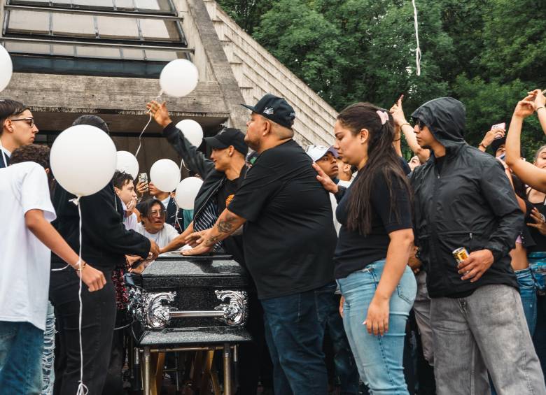 Luto en la comuna 13: la caricia más suave, duele