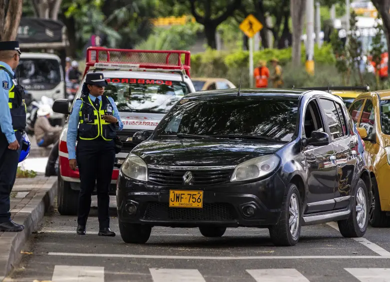 Agentes de tránsito en el centro administrativo La Alpujarra. Foto: EL COLOMBIANO