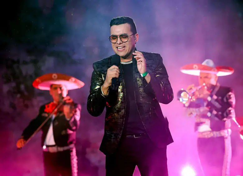 El equipo colaborador del cantante publicó un comunicado sobre su futuro próximo, además de proyectos que dejó grabados Yeison Jiménez. FOTO: Rodrigo Varela, Getty Images
