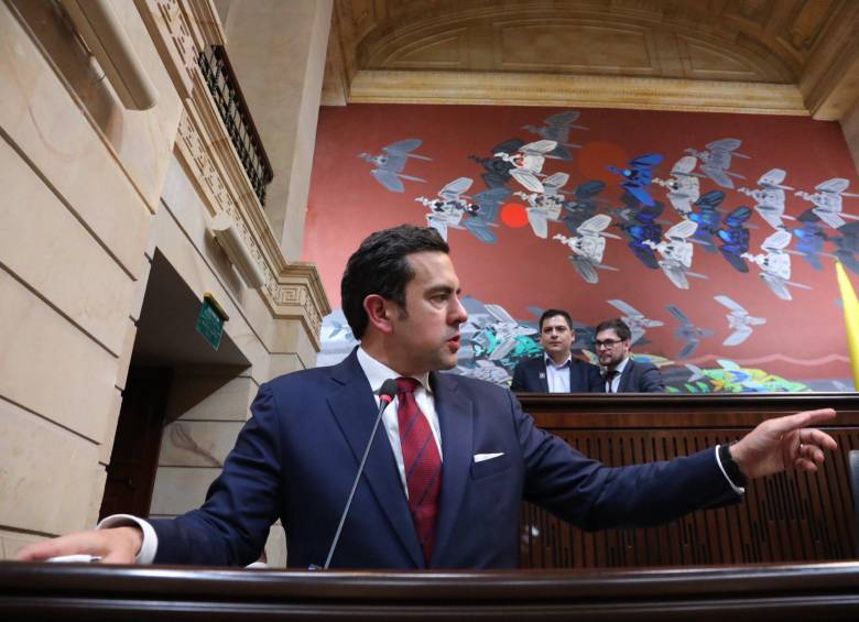 El ministro del Interior, Rodrigo Lara, anunció reforma tras aprobación del presupuesto. FOTO: @Rodrigo_Lara_