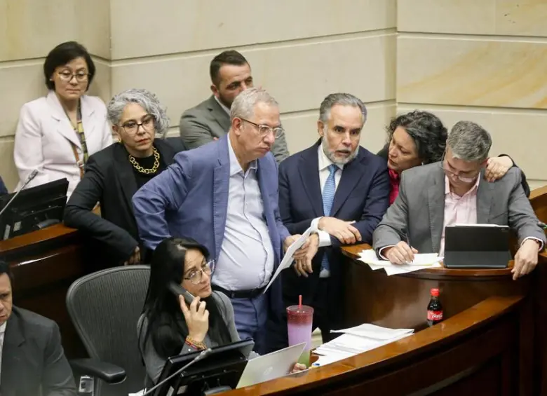 El debate de la reforma laboral fue aplazado ayer dejando 12 artículos pendientes por votar. FOTO: Colprensa.