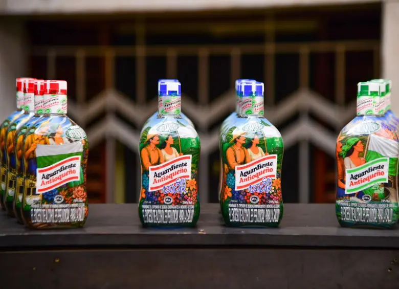 Así será la imagen de la botella especial de Aguardiente Antioqueño para esta Feria de las Flores. Estará basada en la obra Horizontes, de Francisco Antonio Cano. FOTO: CORTESÍA GOBERNACIÓN DE ANTIOQUIA