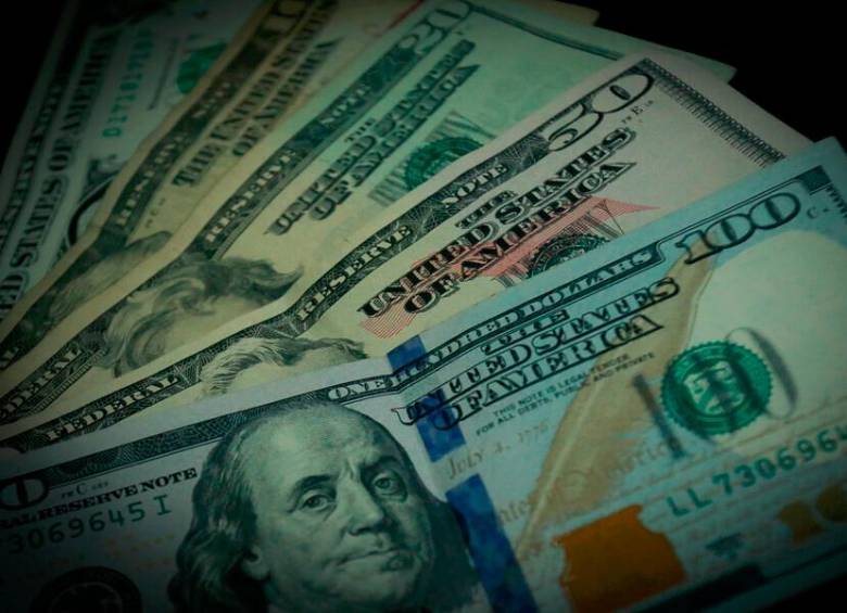 El dólar está un 15% más barato que hace un año. FOTO COLPRENSA. 