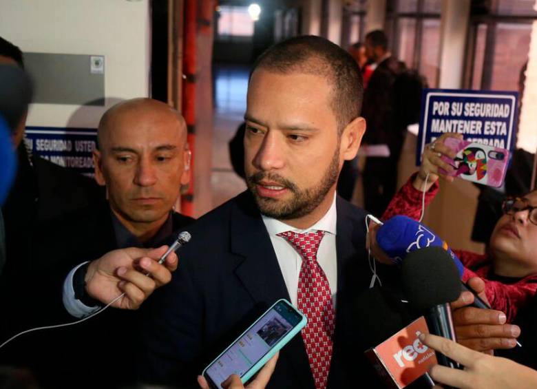 El penalista es acusado de ofrecer dinero y beneficios jurídicos a varios exparamilitares. FOTO COLPRENSA