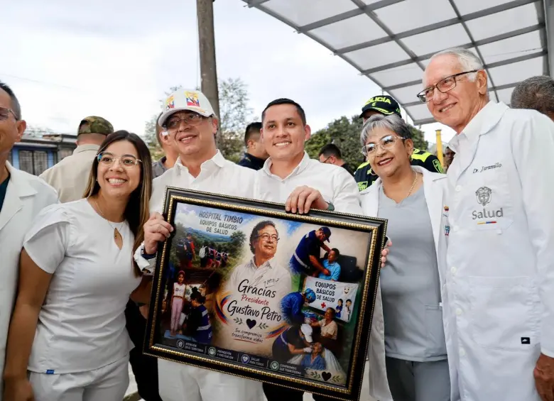 El cuadro que le regalaron al presidente Petro cuando inauguró el hospital en Timbío, Cauca. Foto: MinSalud