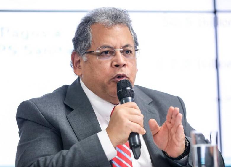 El superintendente de salud, Ulhay Beltrán, anunció que abrió investigación a EPS Sanitas por incumplimiento en entrega de medicamentos. FOTO COLPRENSA
