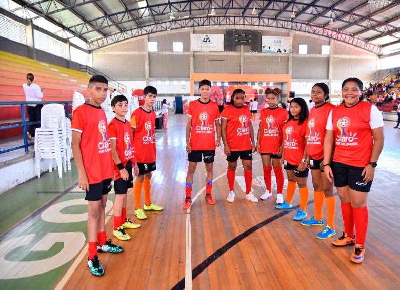 Jugadores de 11 a 16 años integran equipos mixtos de diferentes regiones. Foto CORTESÍA. 