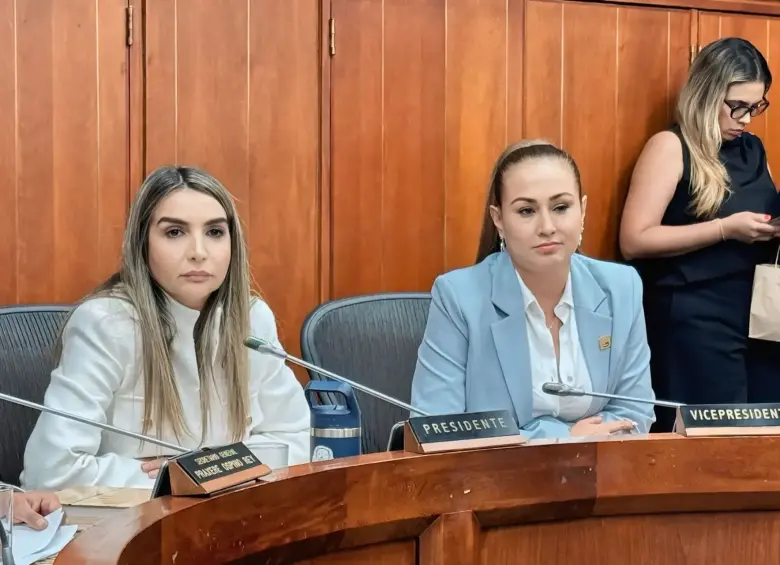 La senadora conservadora Nadia Blel fue elegida como presidente de la Comisión Séptima, y la vicepresidente la senadora Berenice Bedoya (Colprensa-Prensa Senado).