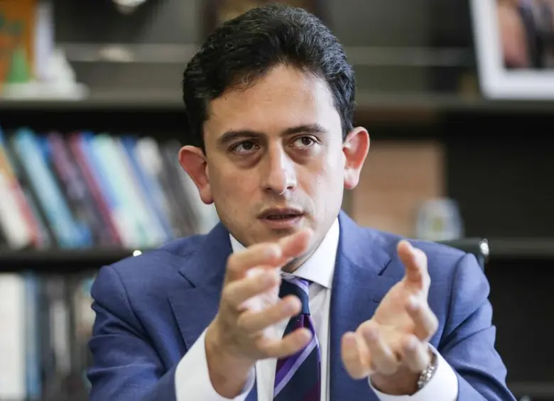 Reyes empezó a denuncias presuntas irregularidades en el Gobierno al que perteneció como director de la Dian y ministro de Comercio. FOTO COLPRENSA