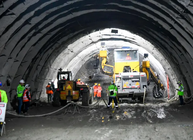 La necesidad de ampliar el Túnel de Oriente se hizo evidente cuando el tráfico vehicular que circula entre el Valle de Aburrá y el Oriente por esa zona superó las proyecciones a 2032, alcanzando los 27.000 vehículos diarios. FOTO CORTESÍA