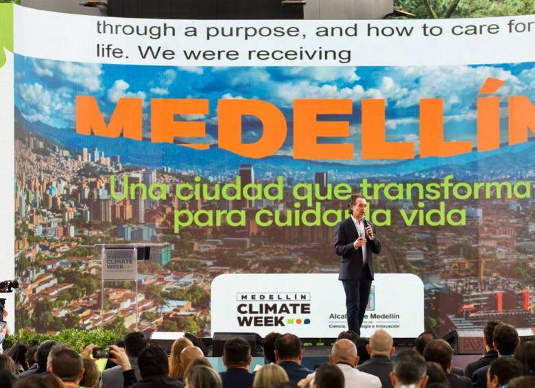 El alcalde de Medellín, Federico Gutiérrez, instaló el evento que reúne a otros mandatario, ministros, diplomáticos, representantes de alto nivel de organismos multilaterales, bancas de desarrollo y líderes del mundo. Foto: Cortesía