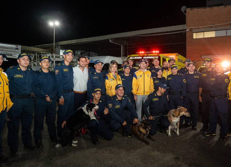 El equipo viajó toda la noche por tierra, con cerca de 6 toneladas de equipos especializados, tres caninos y lo necesario para apoyar las labores de búsqueda y rescate en Chocó. Foto: Cortesía.