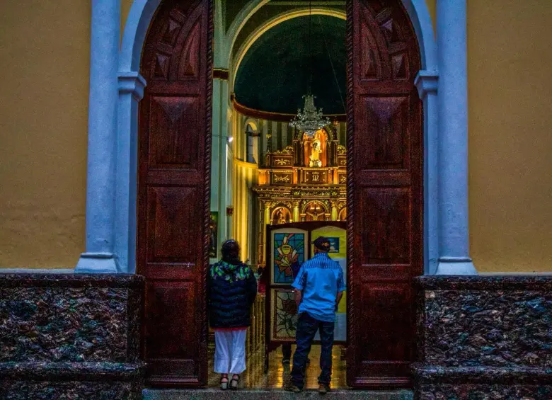 Iglesia del parque principal Betulia. Foto: Cristina Rodriguez