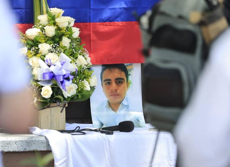Colegas de Mateo Pérez Rueda destacaron su rigor, compromiso y pasión por informar durante el homenaje realizado en Medellín. Foto: Camilo Súarez