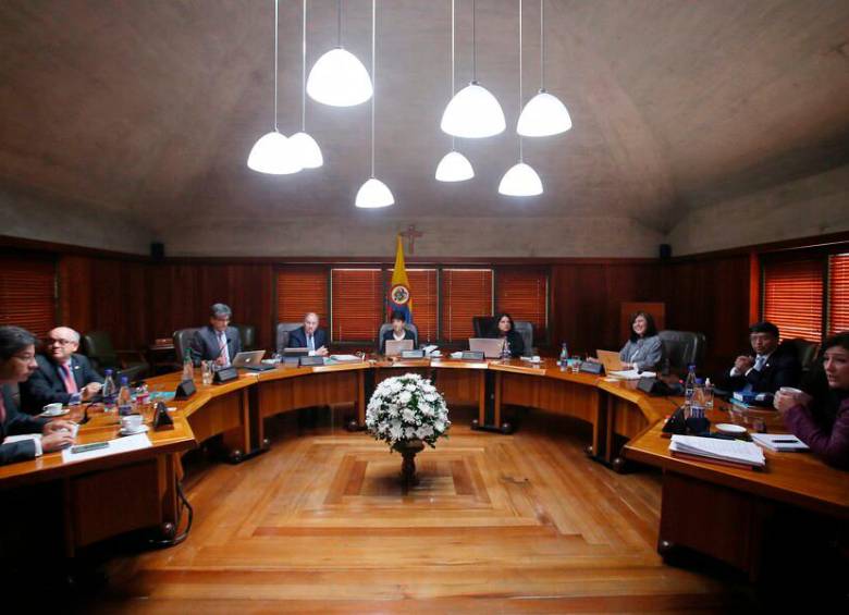 El crucifijo está en la sala desde el 7 de julio de 1999, fecha en que se realizó la primera sesión. FOTO: COLPRENSA/Camila Diaz