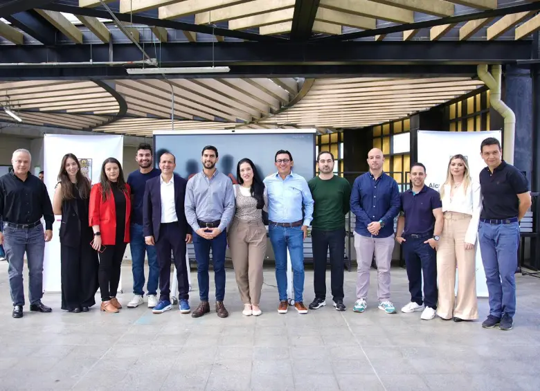 Universidades, empresarios y la Alcaldía de Medellín se unen para formar a jóvenes en aras de la transformación digital. FOTO: Cortesía Alcaldía de Medellín
