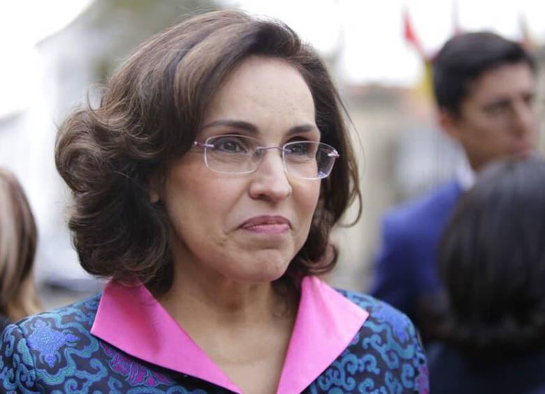 Viviane Morales, ministra de Educación, anunció una revisión de los materiales escolares y contenidos pedagógicos utilizados en las instituciones educativas del país. FOTO: Colprensa. 