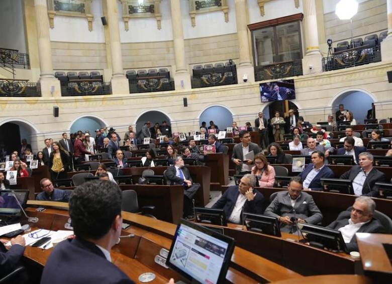 El curioso reconocimiento de los mejores congresistas del año no lo eligen los ciudadanos, sino los mismos congresistas, que son encuestados para destacar a sus colegas senadores y representantes. FOTO COLPRENSA