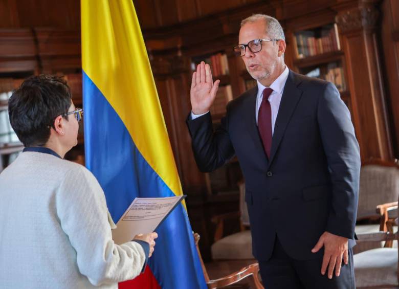 Alfredo Saade en su posesión como Embajador de Colombia en Brasil. FOTO: Cortesía