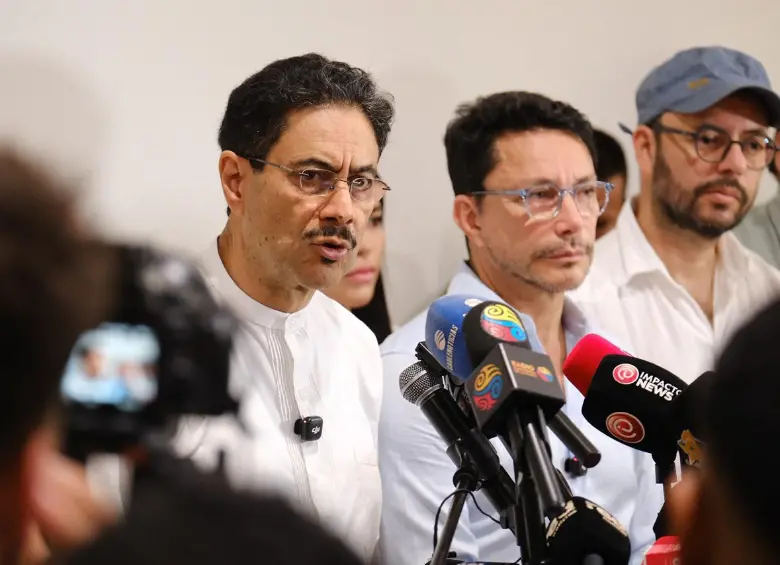 Gustavo Petro tampoco aceptó los resultados. FOTO: CORTESÍA CAMPAÑA DE IVÁN CEPEDA.