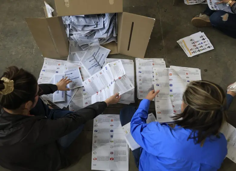 $!Conteo de votos en Medellín | FOTO: Camilo López - EL COLOMBIANO