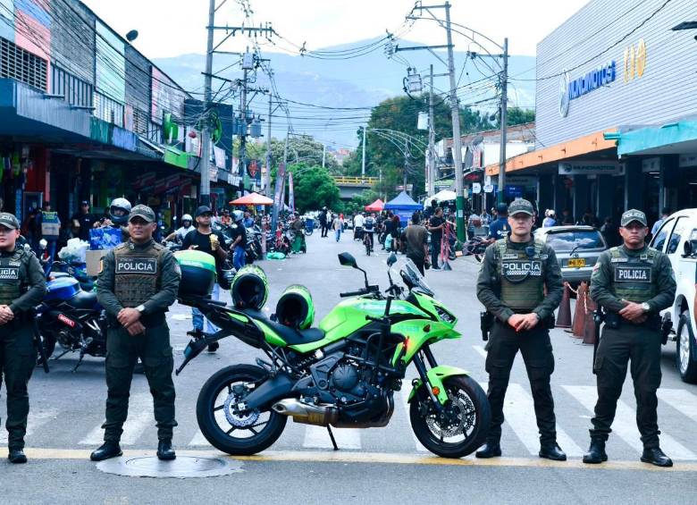 El operarativo involucró a más de 300 funcionarios entre integrantes de la Policía, Alcaldía y Fiscalía. FOTO: POLICÍA METROPOLITANA